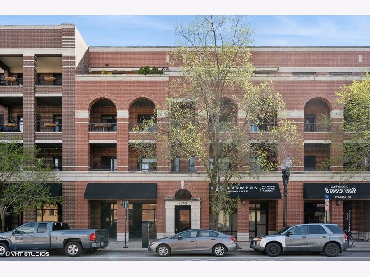 Condominiums For Rent Chase Park Commons Chicago Illinois, 4743 Clark