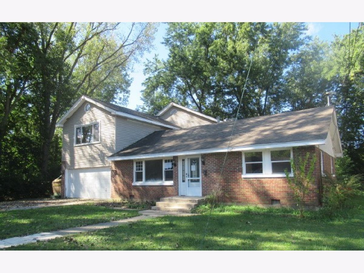  For Sale Lake Zurich Illinois, 77 Mionske Drive
