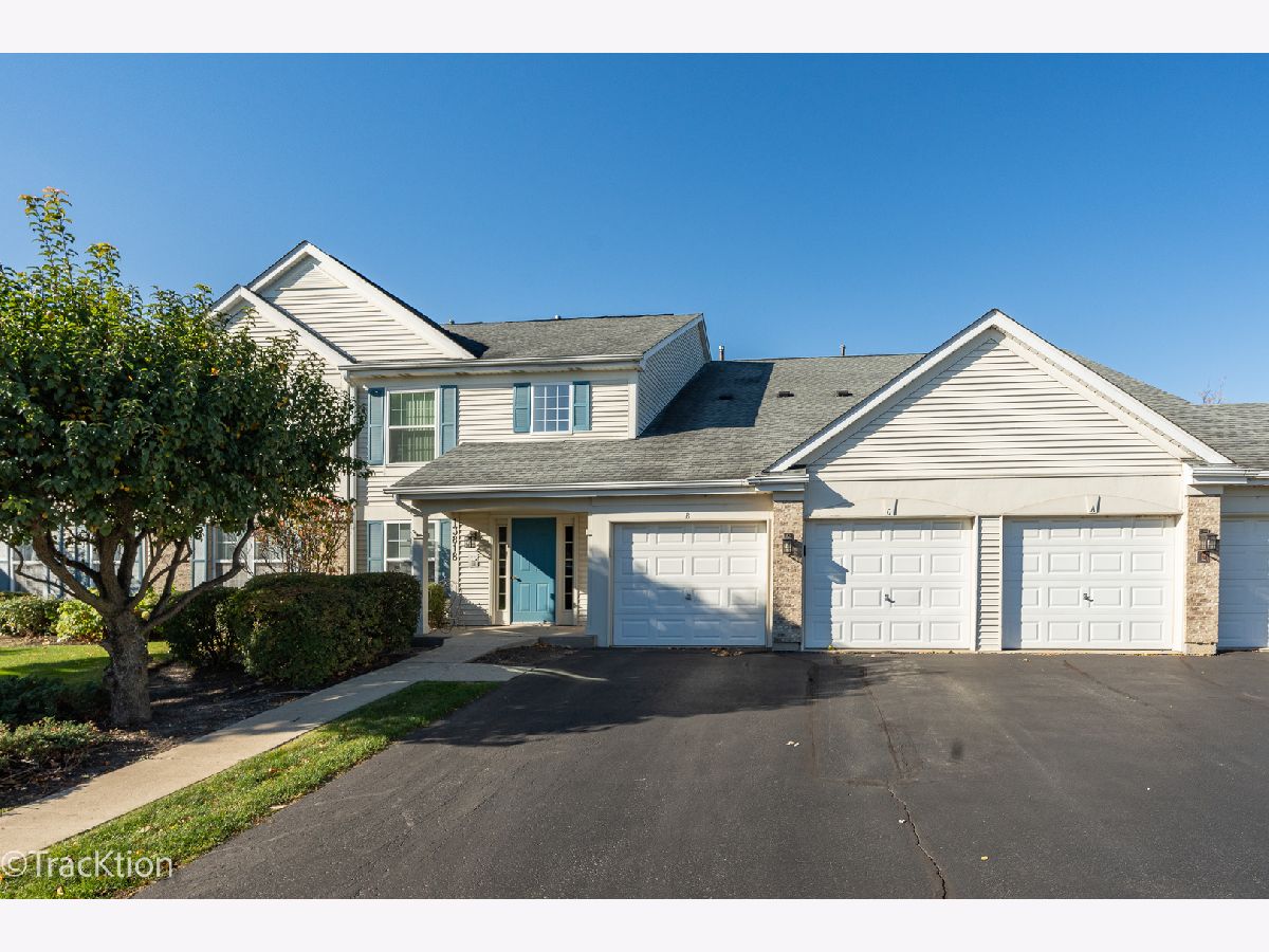 Townhomes & Condos & Homes For Sale Carillon Plainfield Illinois, 13818 Bristlecone Lane