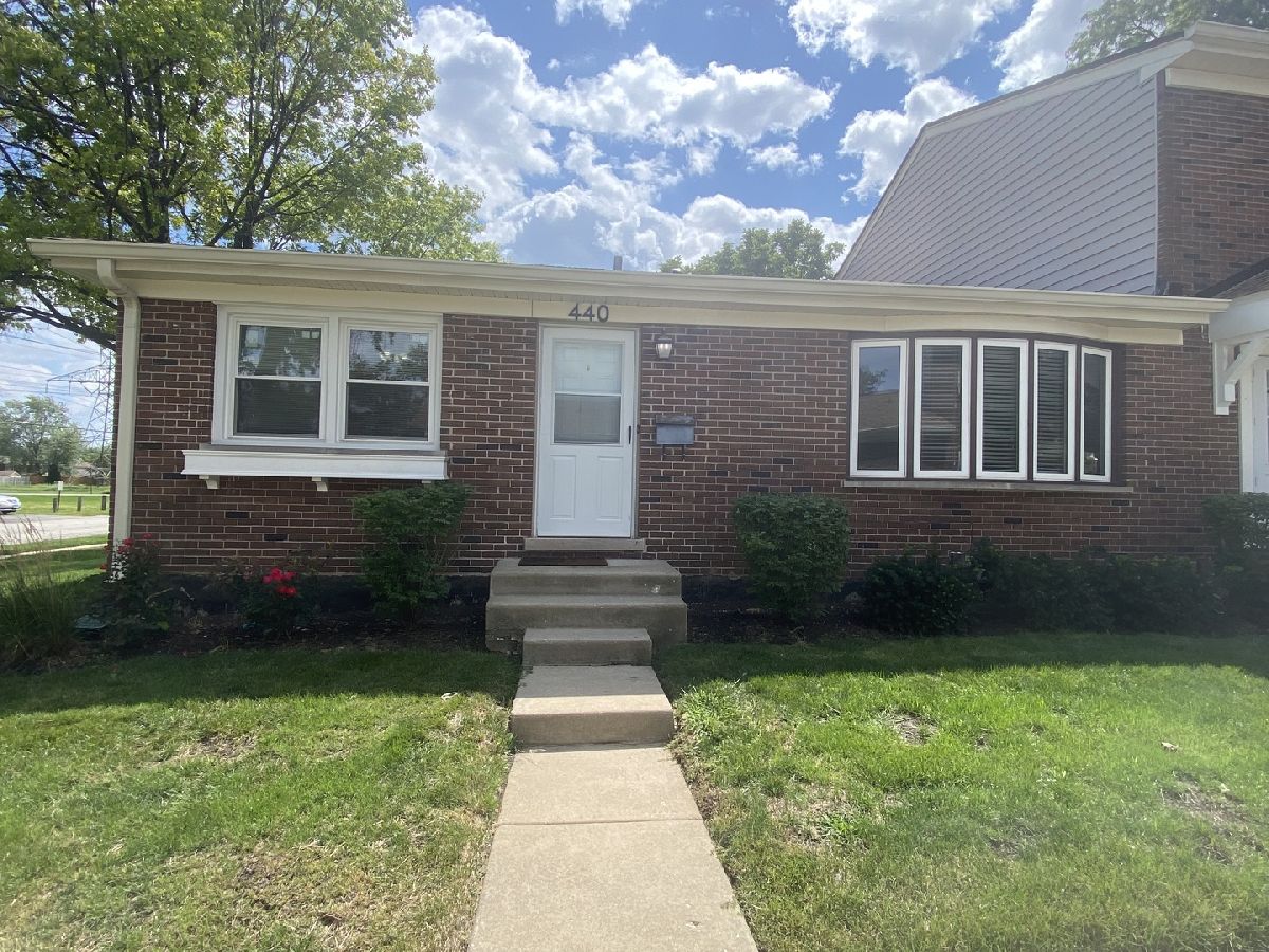  Rented Wood Dale Illinois, 440 Congress