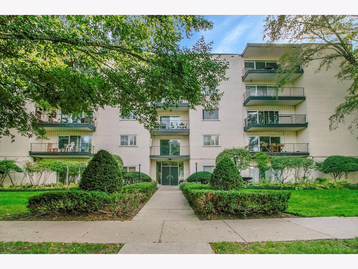  For Sale Evanston Illinois, 820 Oakton Street