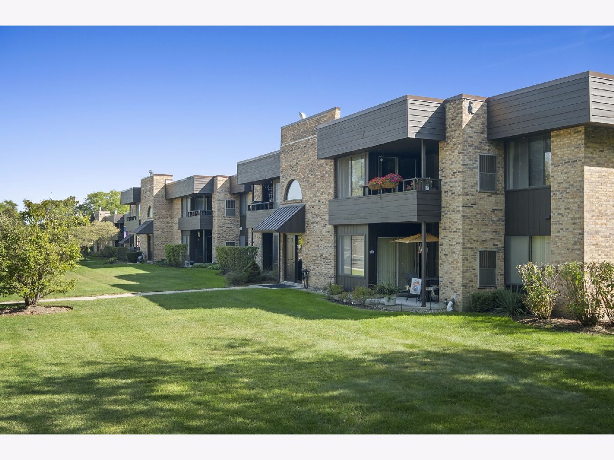 Condominiums For Sale Forest Edge Palatine Illinois, 1414 Sterling Avenue