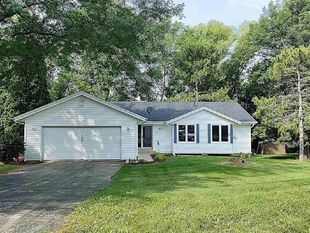 For Sale Poplar Grove Illinois, 108 James Circle