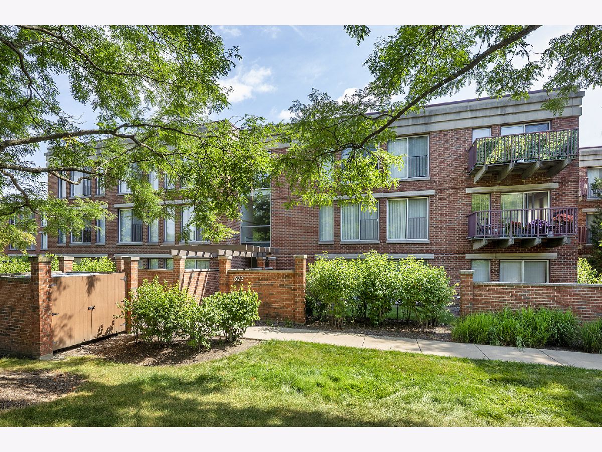  For Sale Deerfield Illinois, 372 Kelburn Road