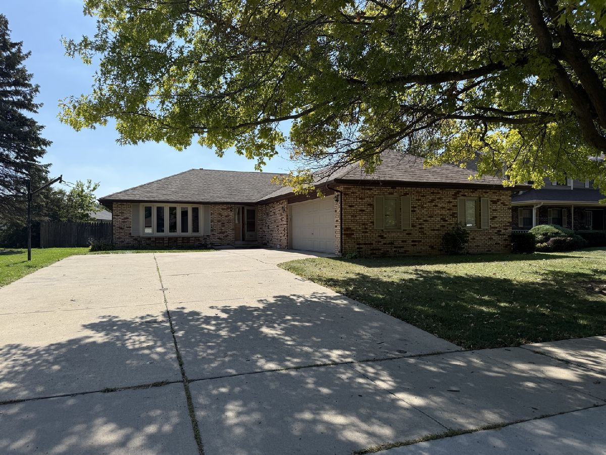 Homes For Sale Konen Aurora Illinois, 745 Donna Avenue