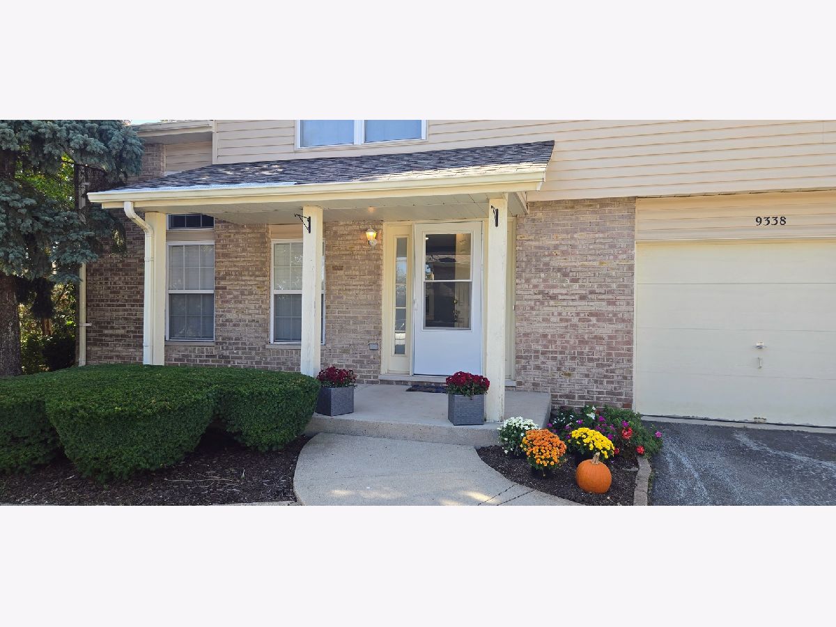 For Sale Orland Hills Illinois, 9338 Meadowview Drive