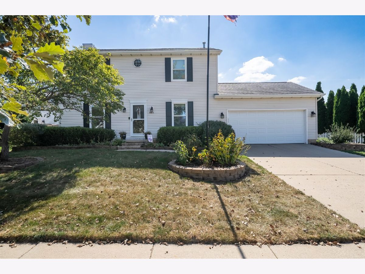 Homes & Condos & Townhomes For Sale Royal Pointe Bloomington Illinois, 2801 Clearwater Avenue