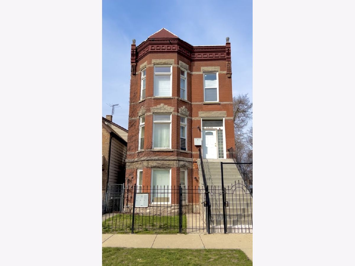 For Sale Chicago Illinois, 5824 Wabash Avenue
