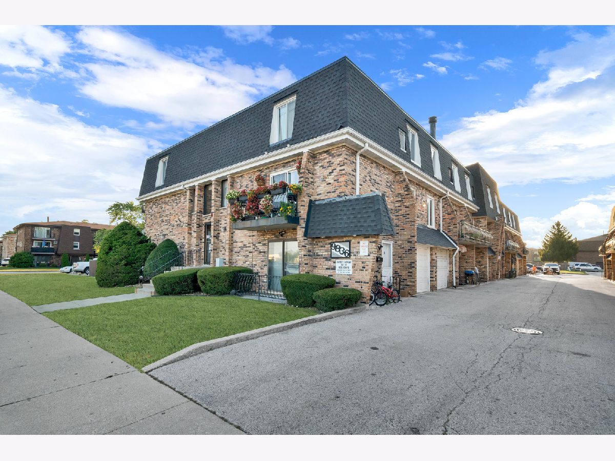  Sold Chicago Ridge Illinois, 9836 Sayre