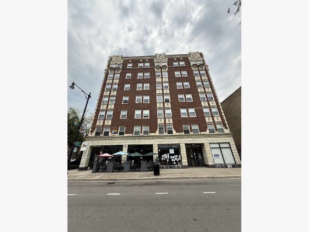 Rented Chicago Illinois, 6930 Greenview