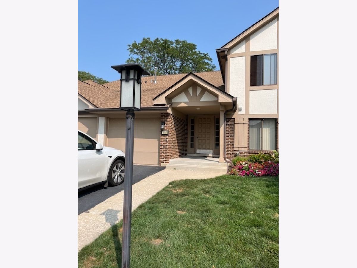  Rented Schaumburg Illinois, 826 Thornton