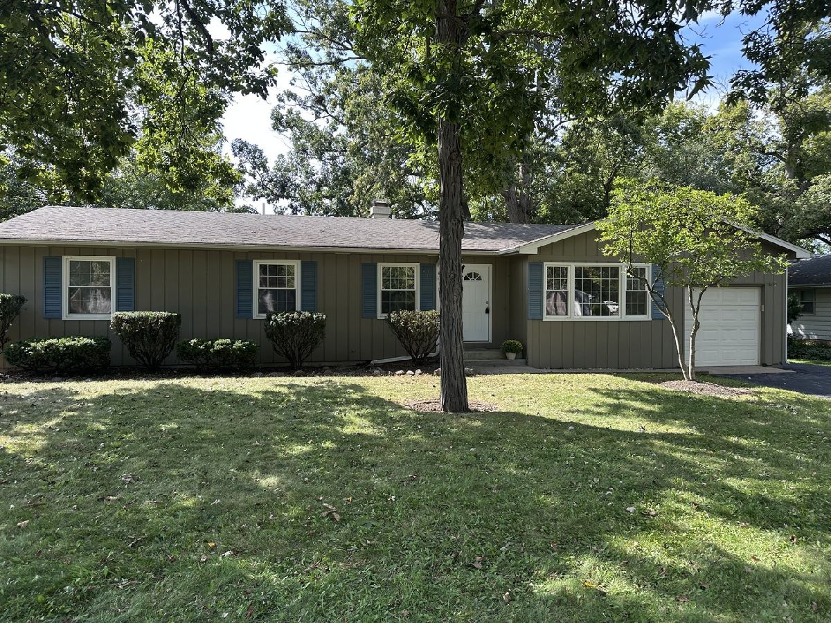  For Sale Crystal Lake Illinois, 6815 Meadow Drive