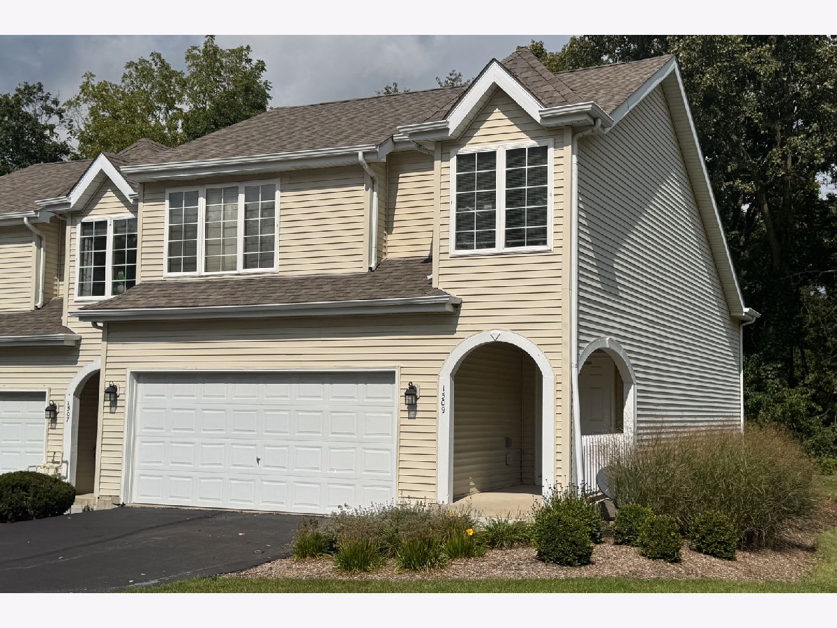  Sold Woodstock Illinois, 1509 Golden Oak