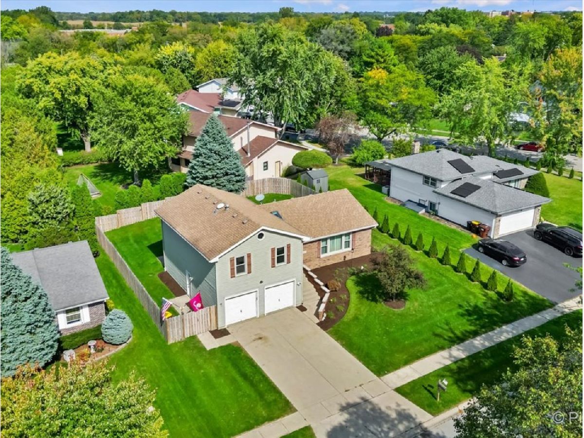 Homes For Sale Greenwood Meadows Woodstock Illinois, 244 Joseph Street