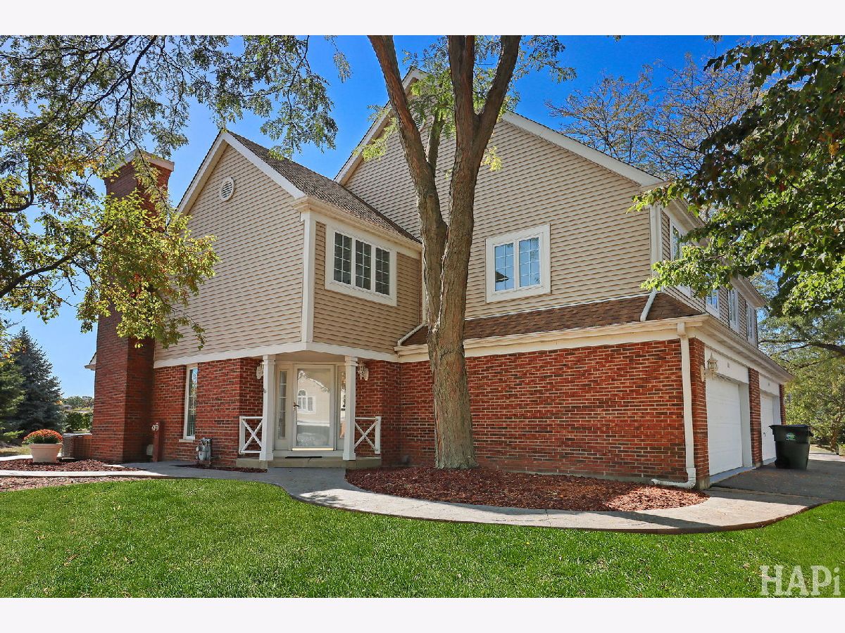 Townhomes & Homes For Sale Waterford Commons Lindenhurst Illinois, 692 Monroe Drive