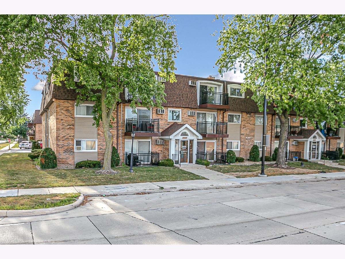 Rented Chicago Ridge Illinois, 10540 Ridgeland