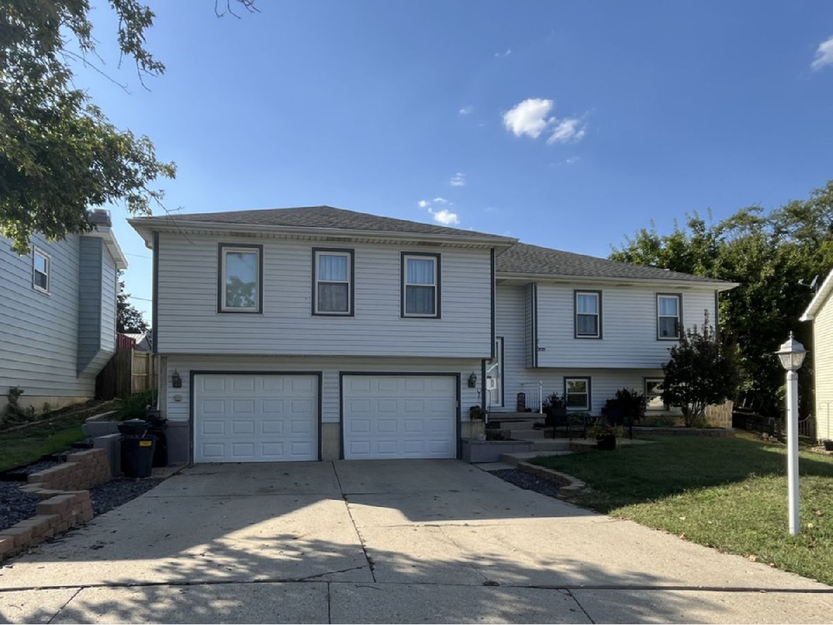  For Sale Decatur Illinois, 2131 Oakcrest Court