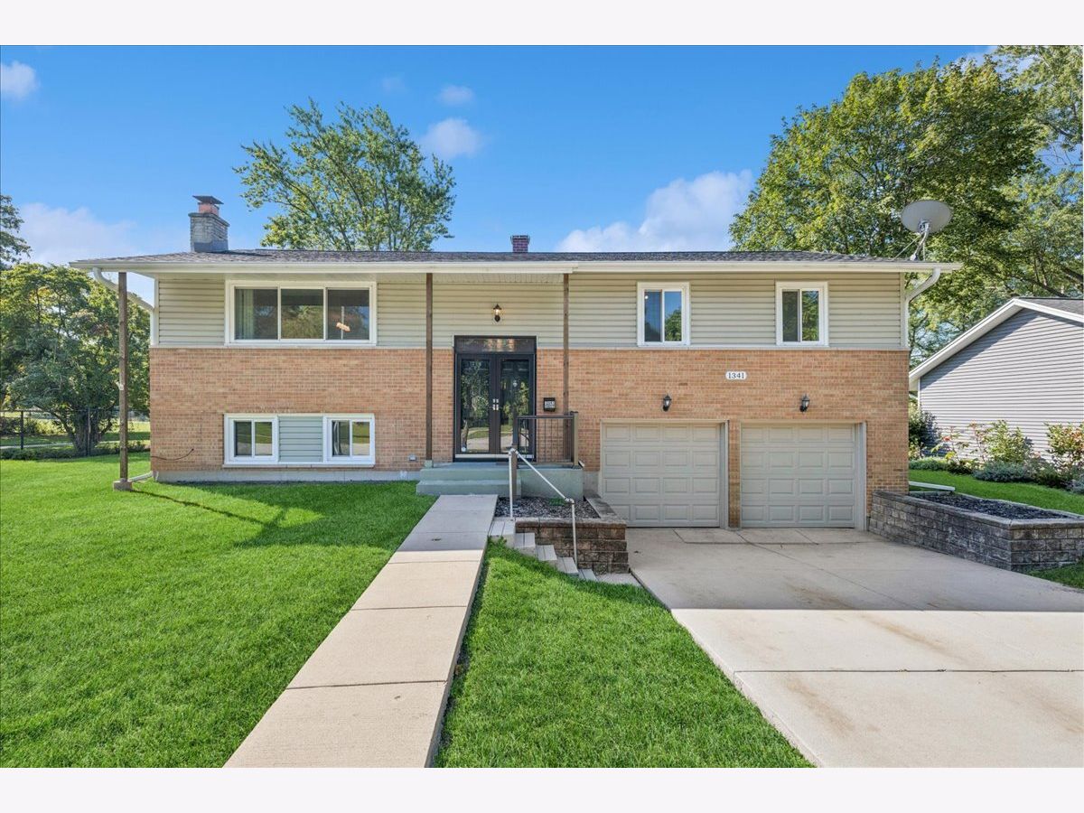  Rented Palatine Illinois, 1341 Kenilworth