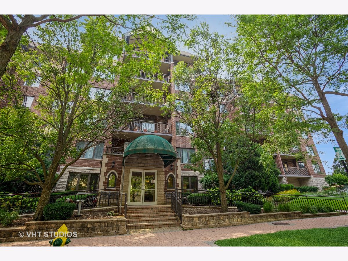 Condominiums For Sale Clock Tower Mount Prospect Illinois, 10 Wille Street