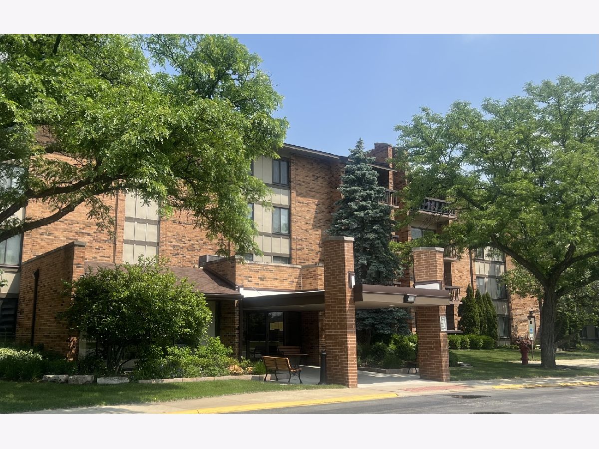 For Sale Willowbrook Illinois, 77 Lake Hinsdale Drive