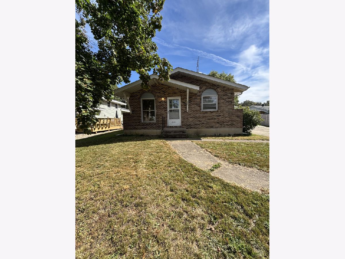  Sold Monroe Center Illinois, 203 Clark