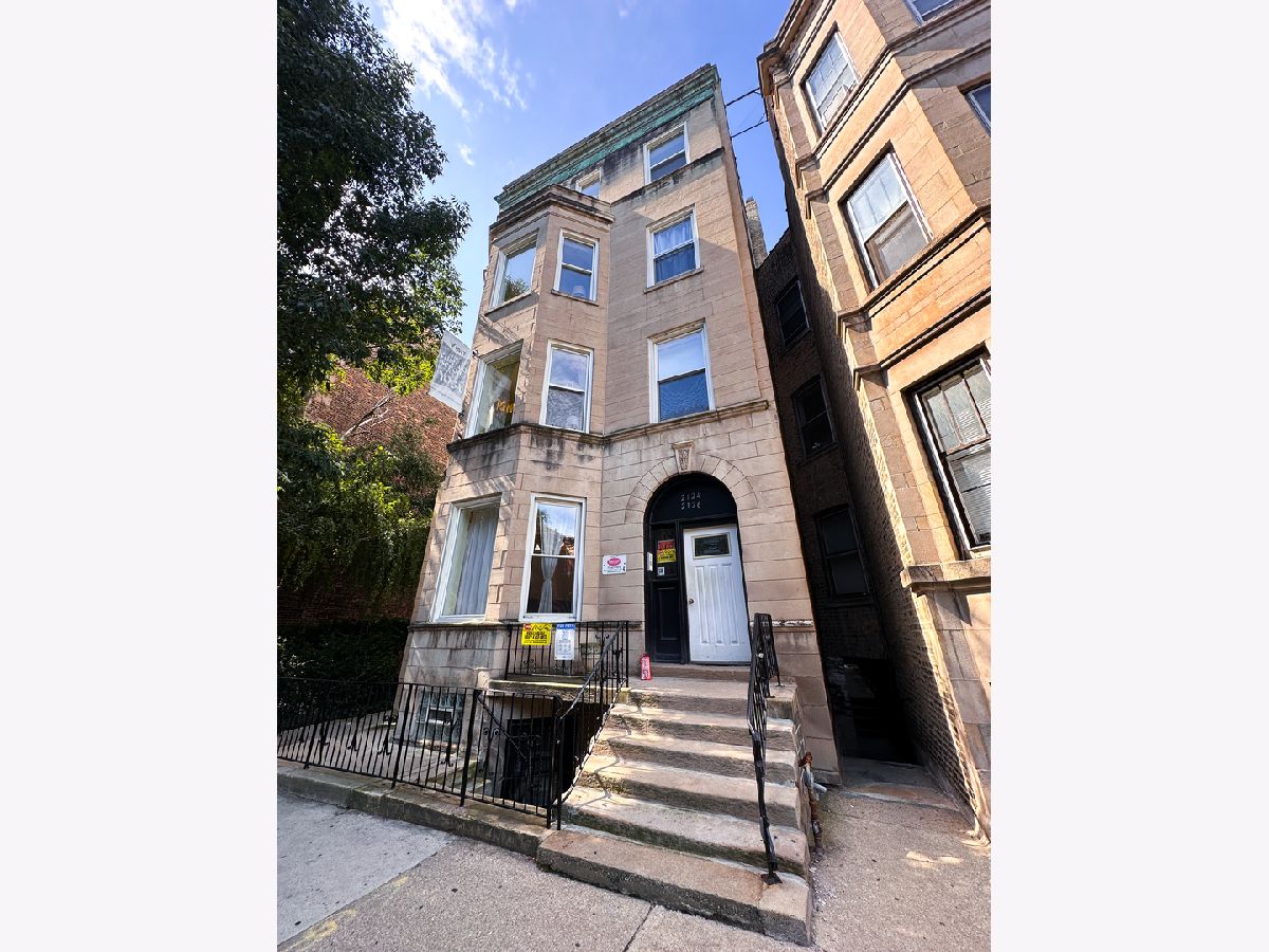 Condominiums & Homes For Rent Depaul Chicago Illinois, 2126 Sheffield