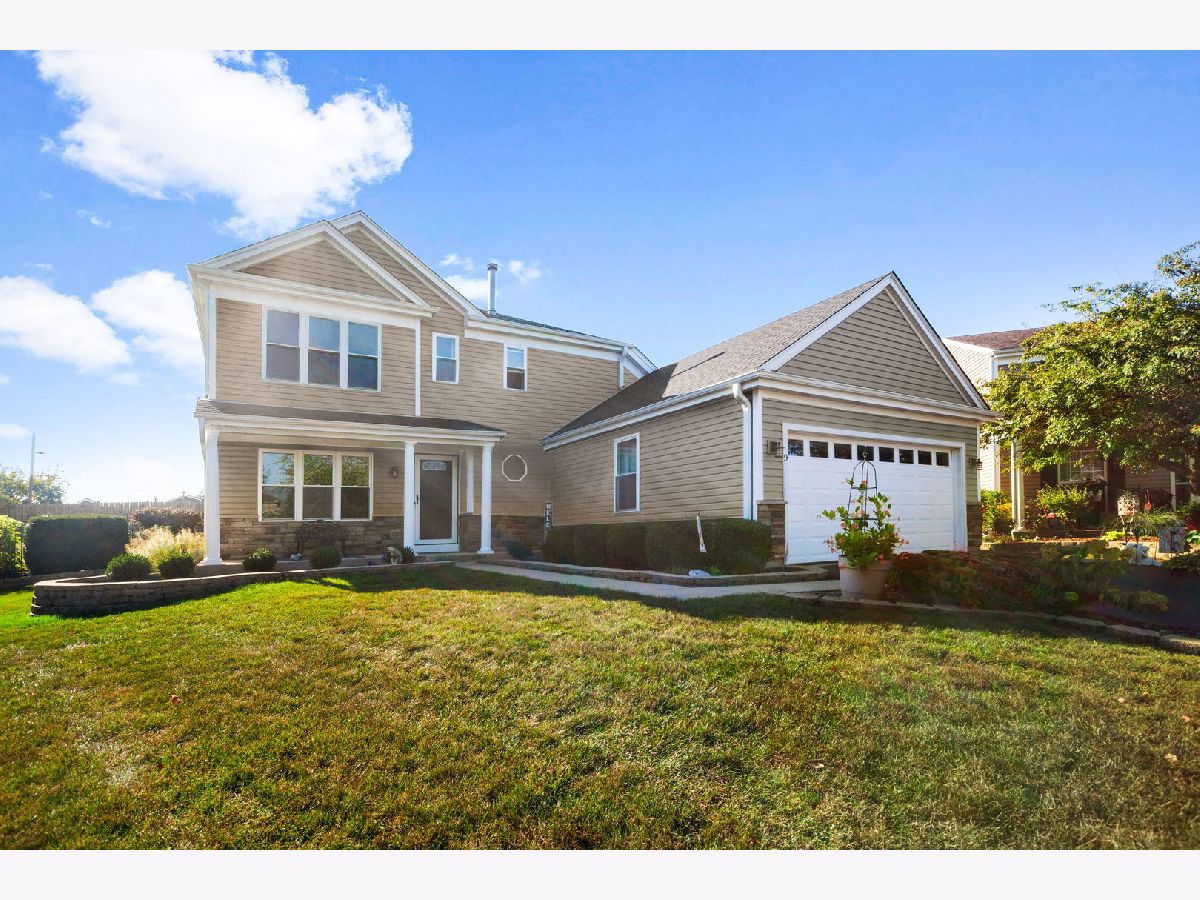 Homes & Condos & Townhomes For Sale Oak Knolls Streamwood Illinois, 9 Arthur Court