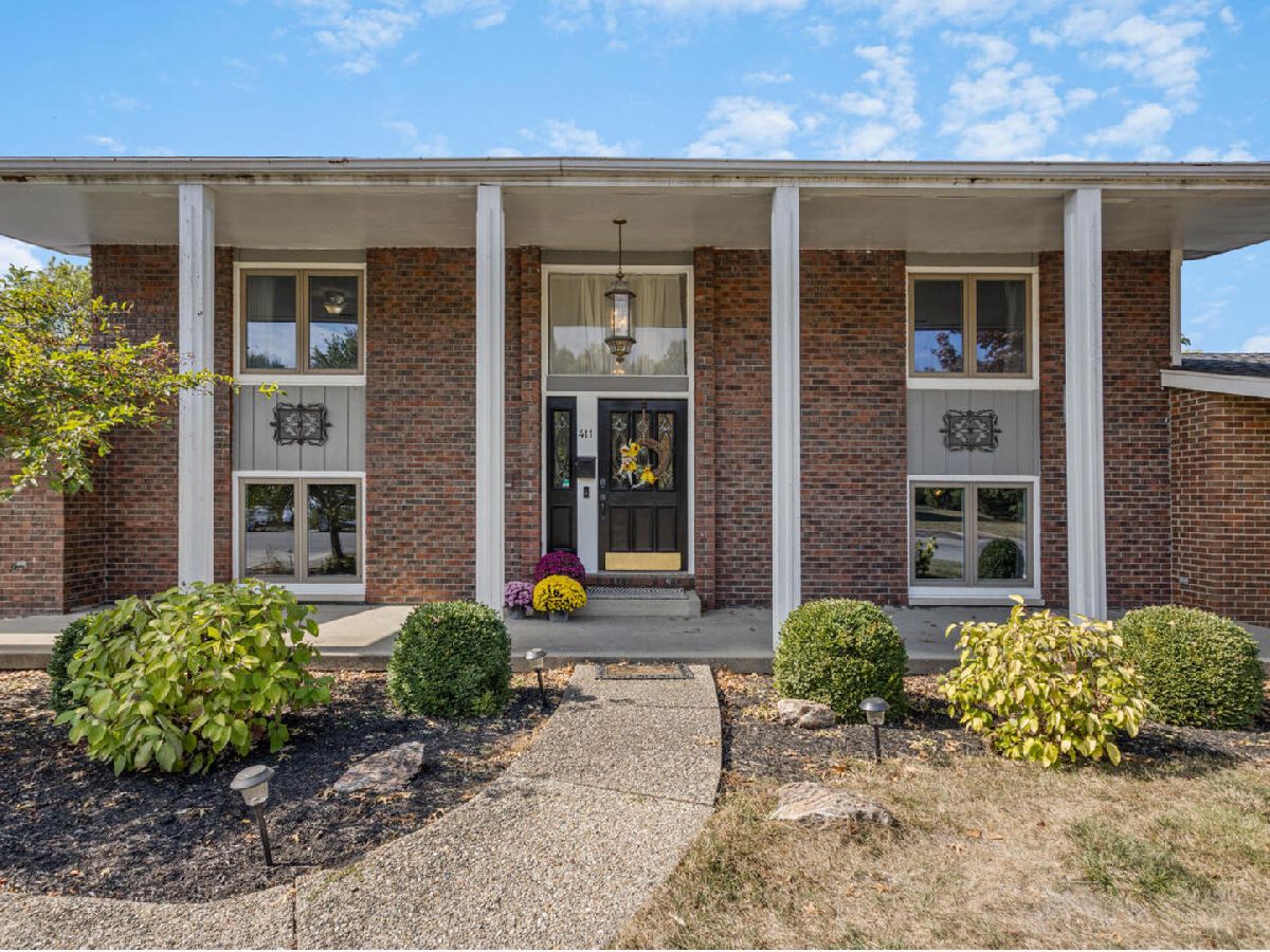  For Sale Arthur Illinois, 411 Crestwood Drive