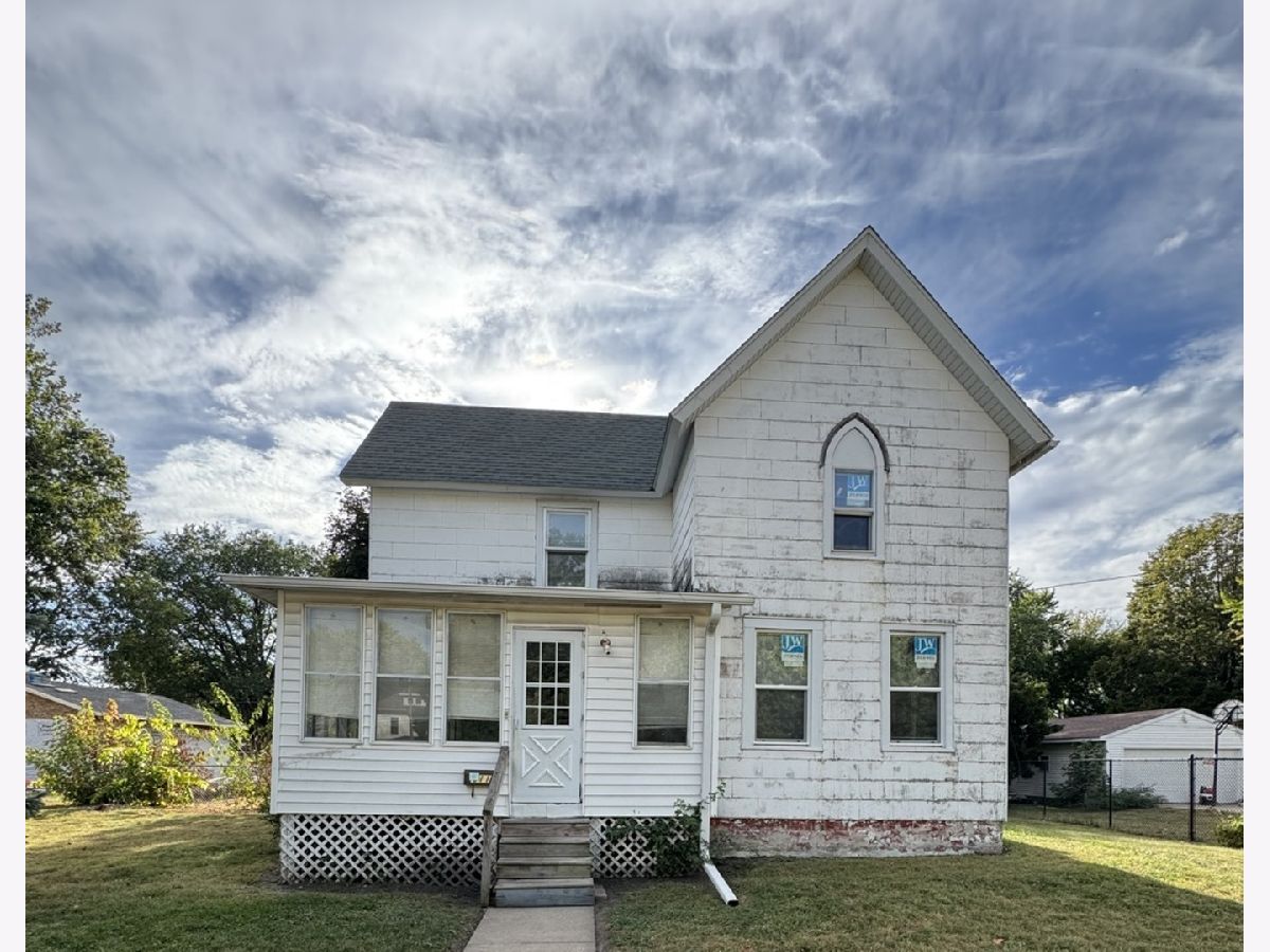  Sold Sterling Illinois, 611 Broadway