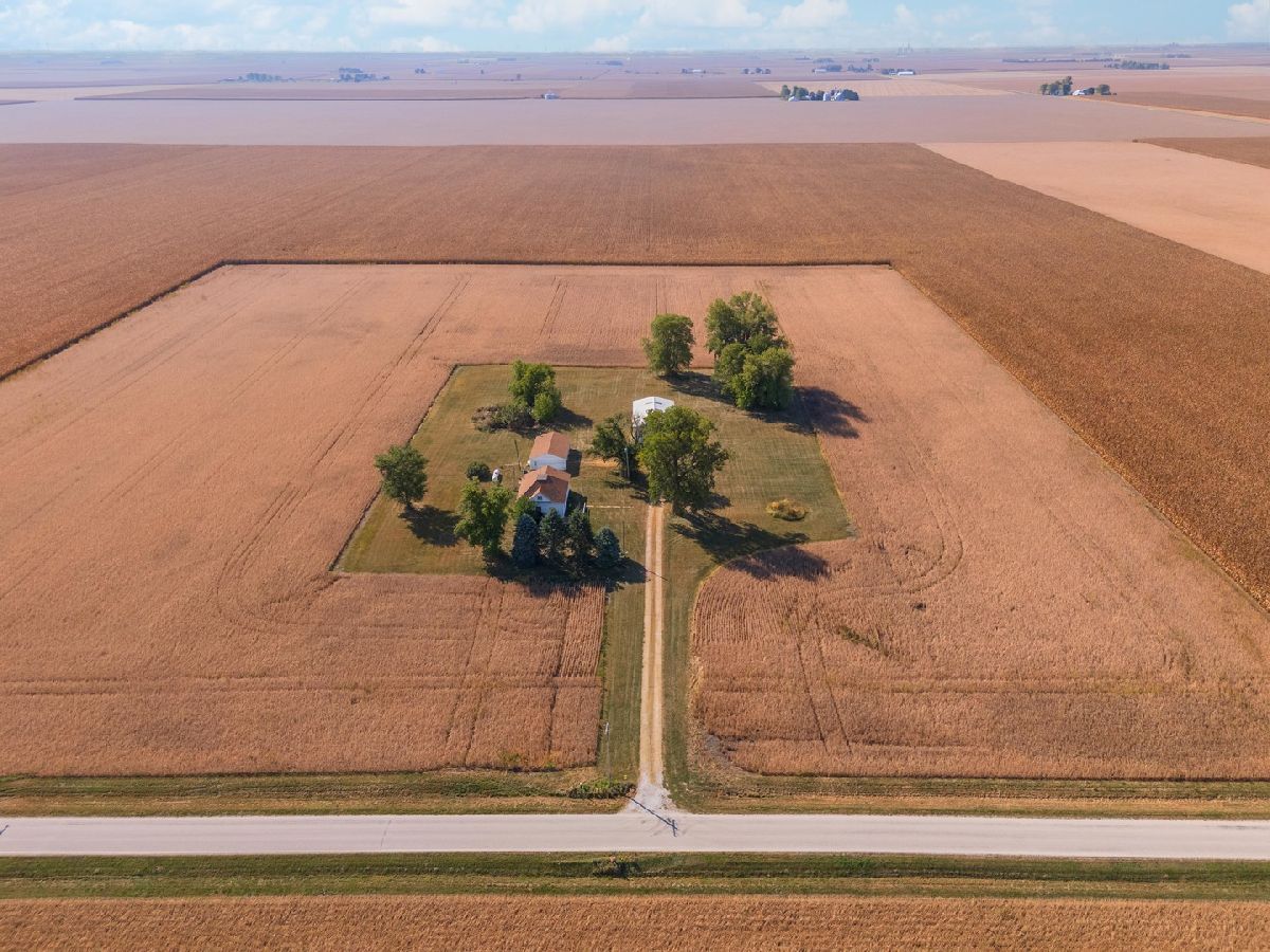  For Sale Chenoa Illinois, 9416 1400 N Road