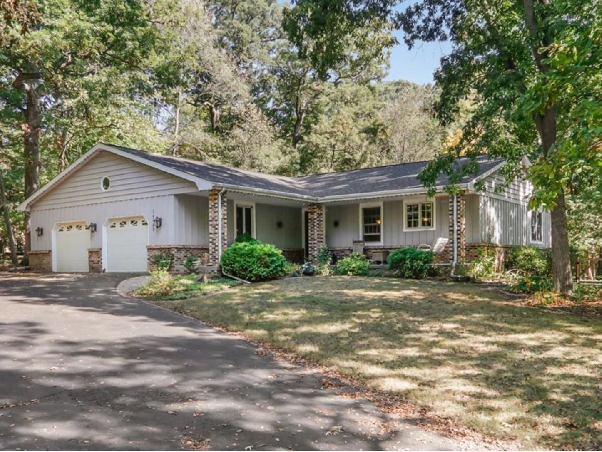 Homes For Sale Lara Trace Bloomington Illinois, 14089 Jean