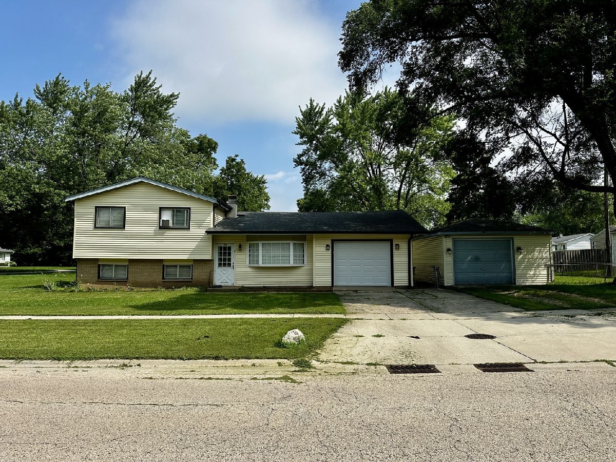  For Sale Huntley Illinois, 11618 Douglas Avenue