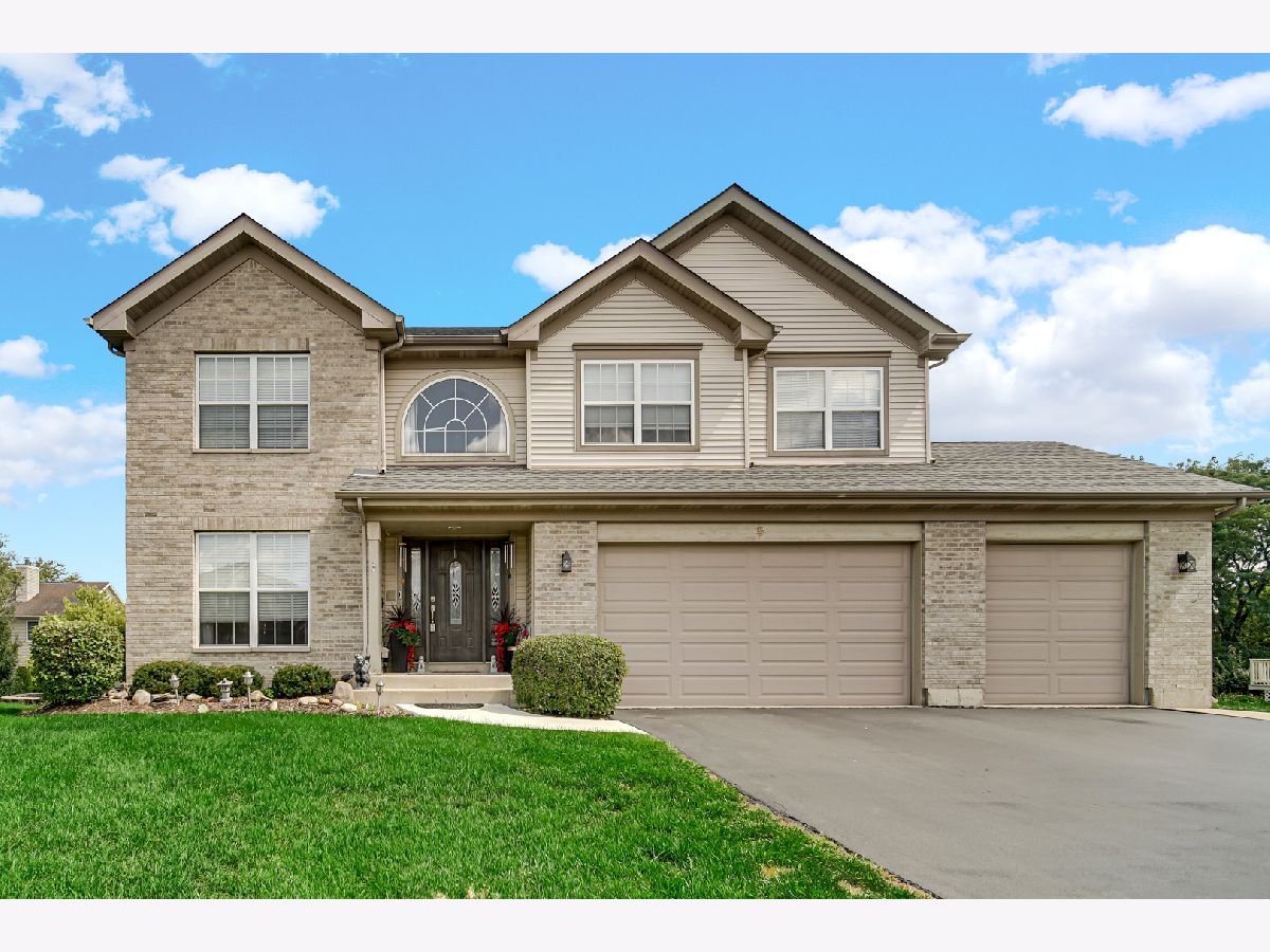 Homes & Townhomes For Sale Willoughby Farms Algonquin Illinois, 5 Lancaster Court