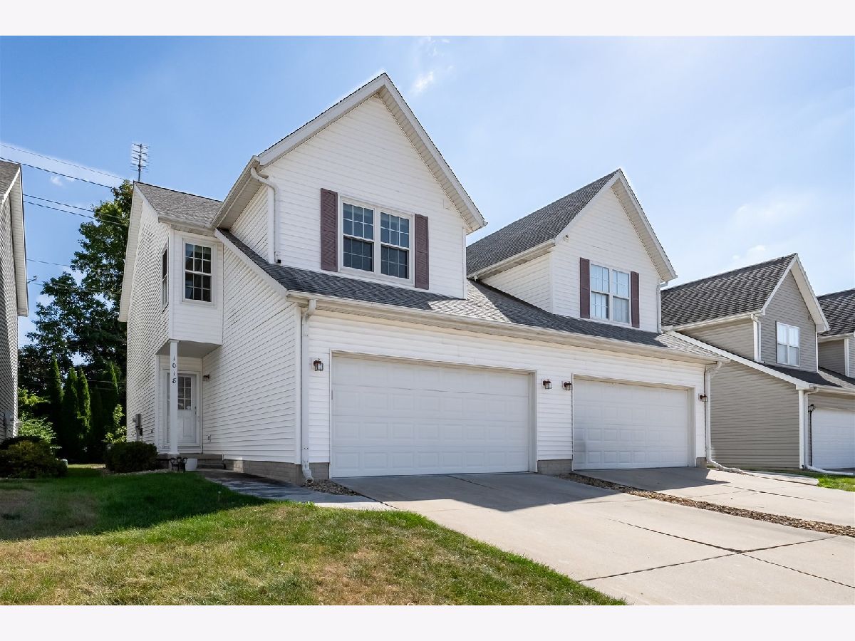 Condos & Townhomes & Homes For Sale Links Landing Bloomington Illinois, 1018 Doral Drive