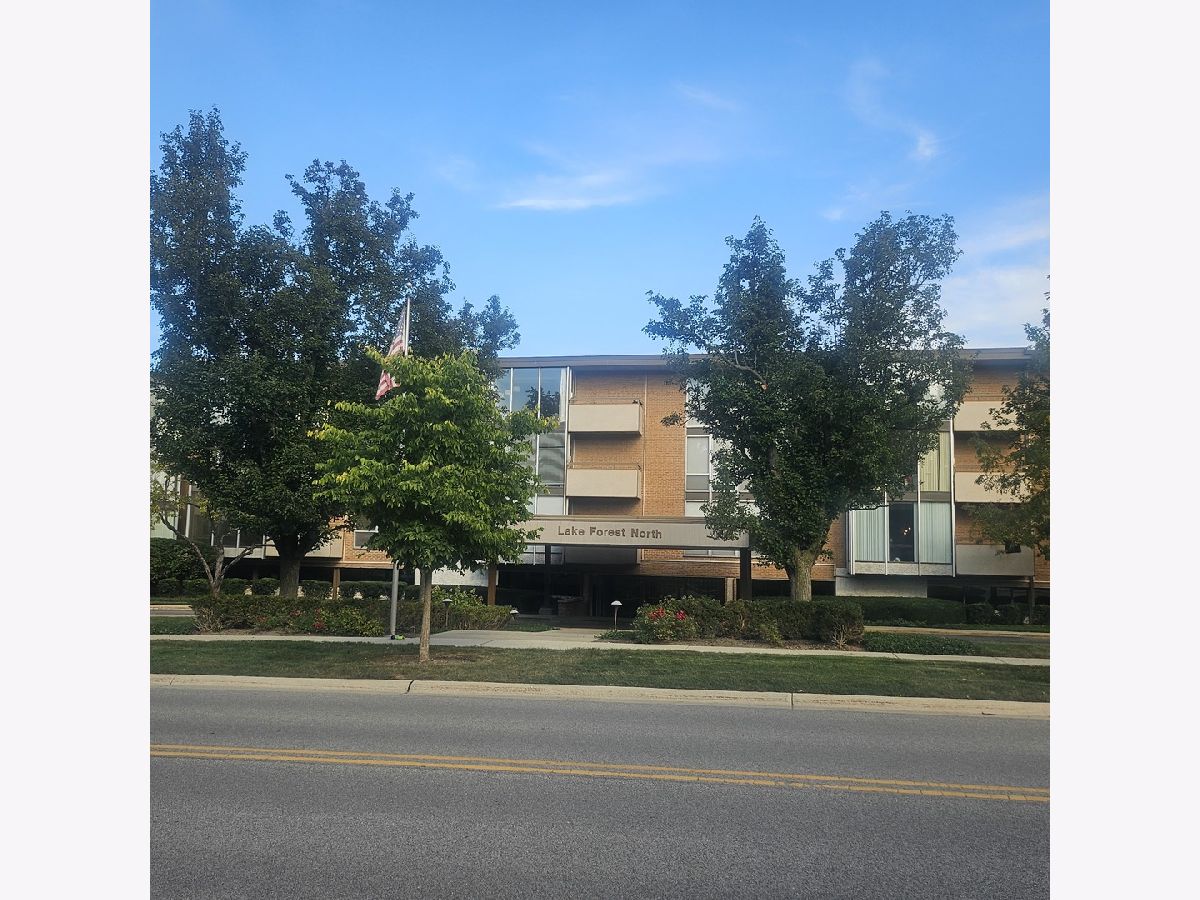 Condominiums For Sale Lake Forest North Lake Forest Illinois, 1301 Western Avenue