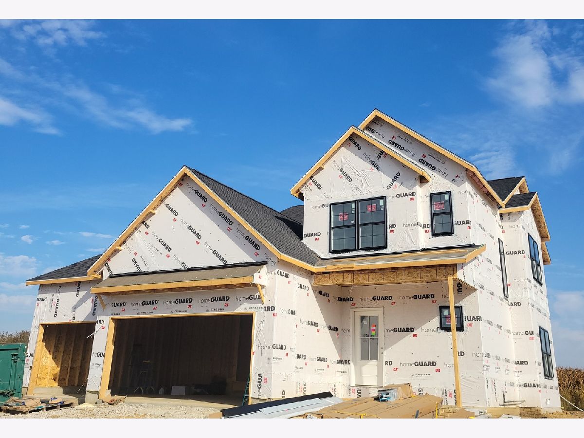 Homes & Condos & Townhomes For Sale Grove On Kickapoo Creek Bloomington Illinois, 5214 Belvedere Drive