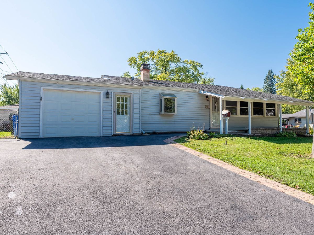  For Sale Carpentersville Illinois, 901 Garfield Drive