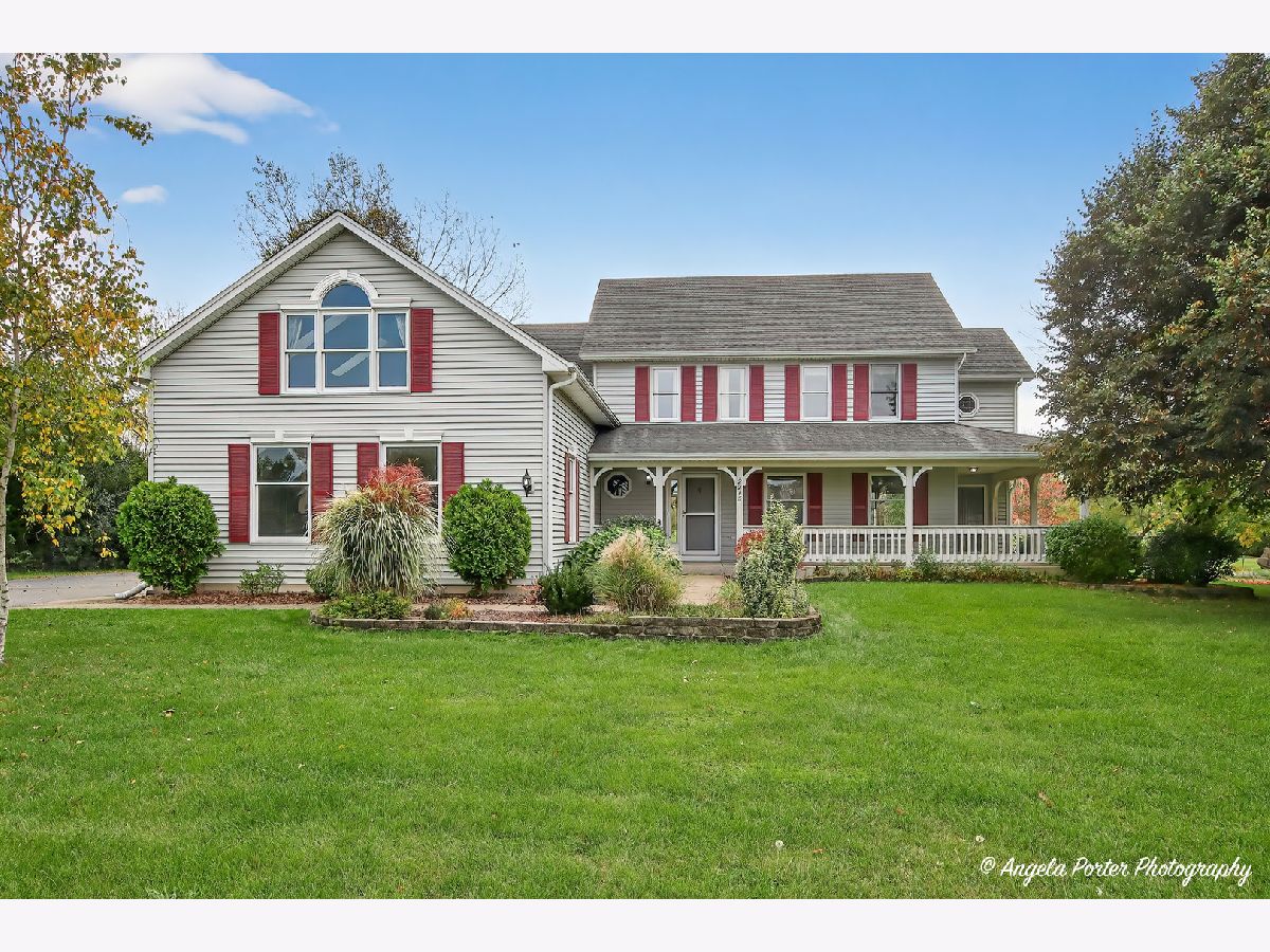 Homes For Sale Crystal Woods Crystal Lake Illinois, 2215 Crystal Circle