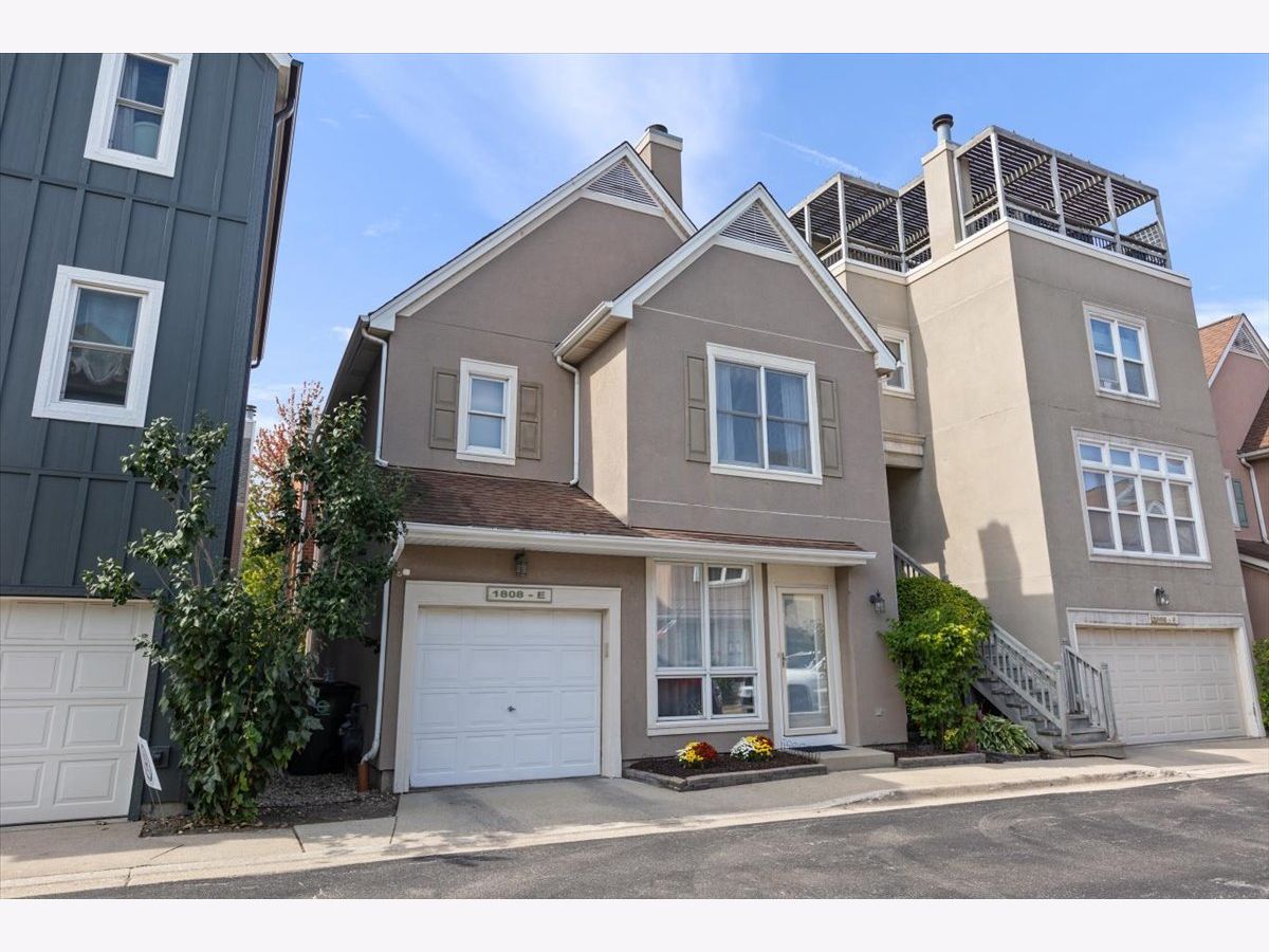 Homes & Townhomes & Condos For Sale Picardy Place Chicago Illinois, 1808 Diversey Parkway