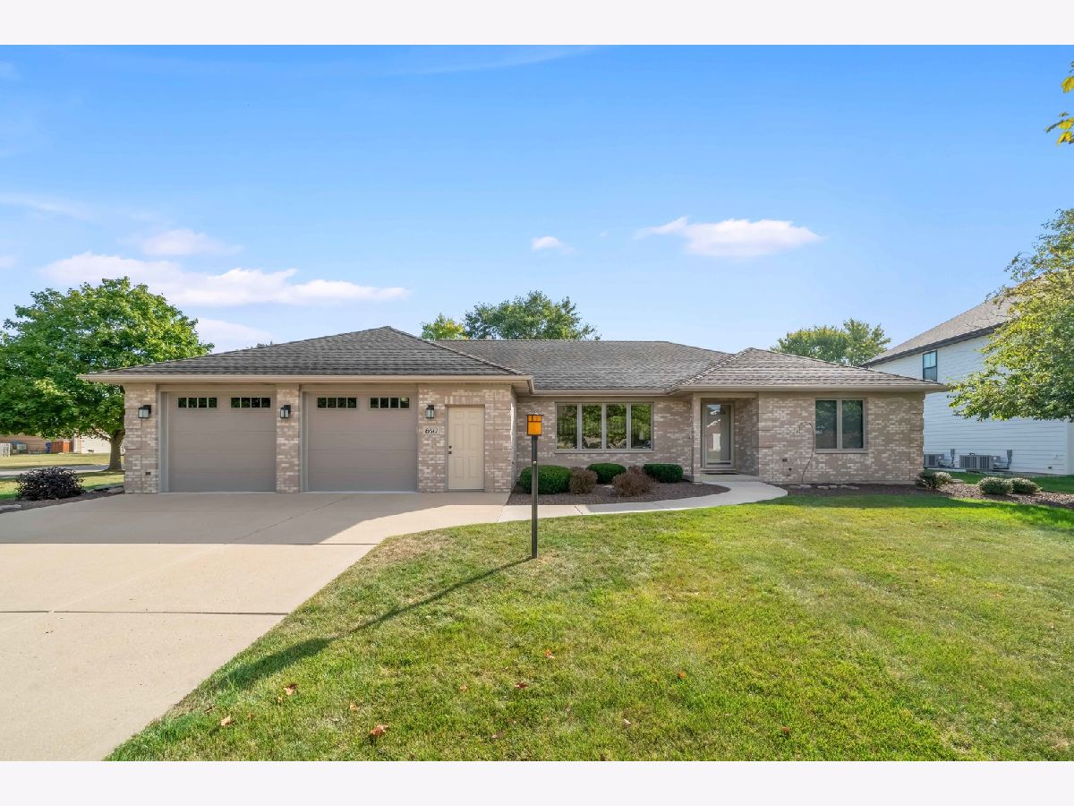  Sold Hinckley Illinois, 650 Meadow