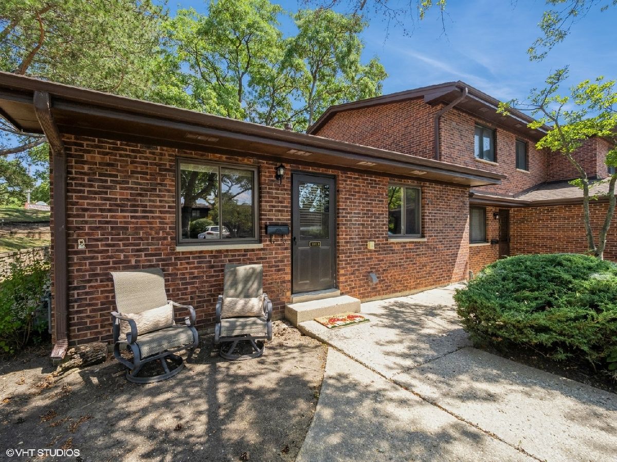  For Sale Lake Zurich Illinois, 1101 Geneva Lane