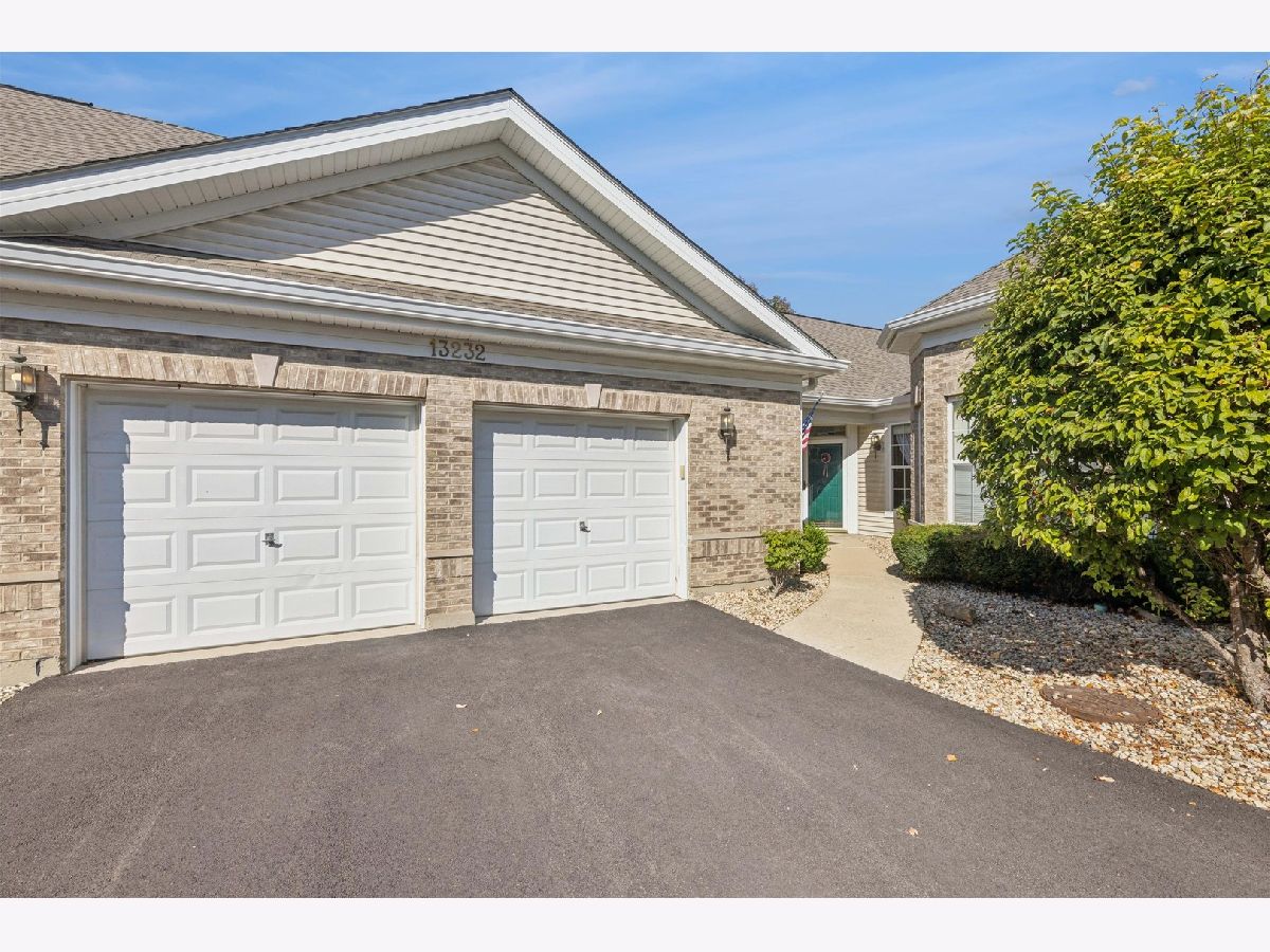 Townhomes & Condos & Homes For Sale Carillon Plainfield Illinois, 13232 Bayberry Lane