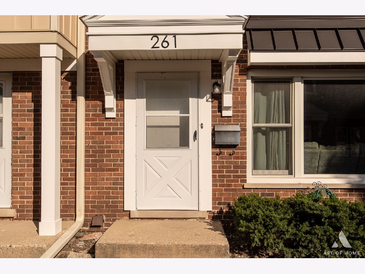  For Sale Wood Dale Illinois, 261 Montgomery Lane