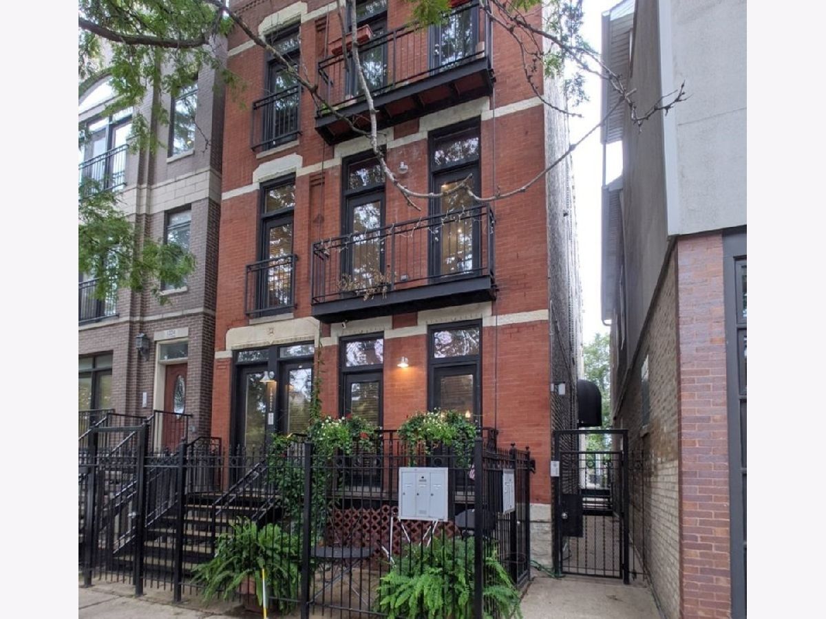  Rented Chicago Illinois, 1222 Hubbard