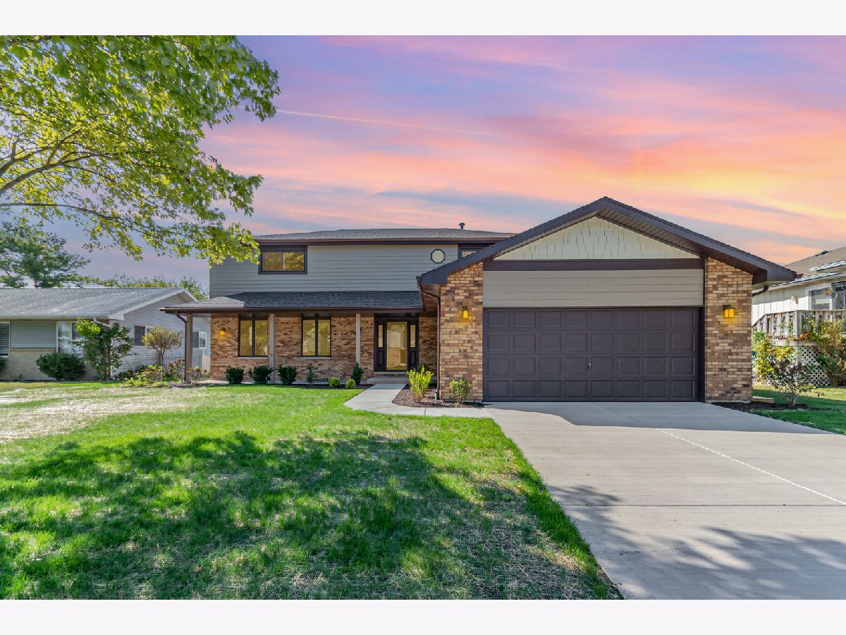 For Sale Morris Illinois, 2380 Chestnut Lane