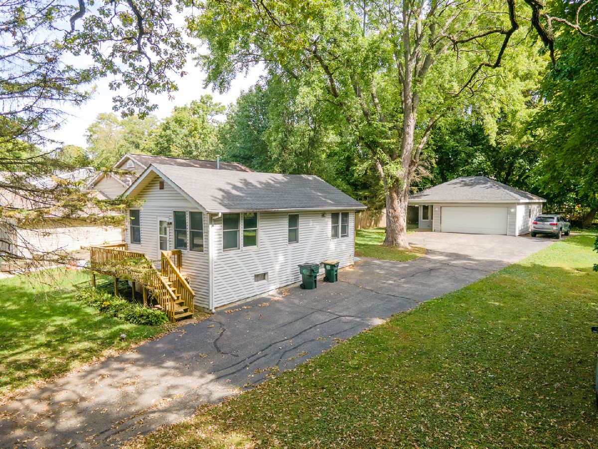  For Sale Ingleside Illinois, 35797 Helendale Road