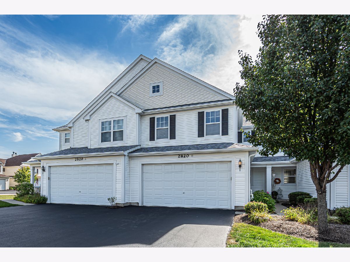  For Sale Wauconda Illinois, 2820 Glacier Way