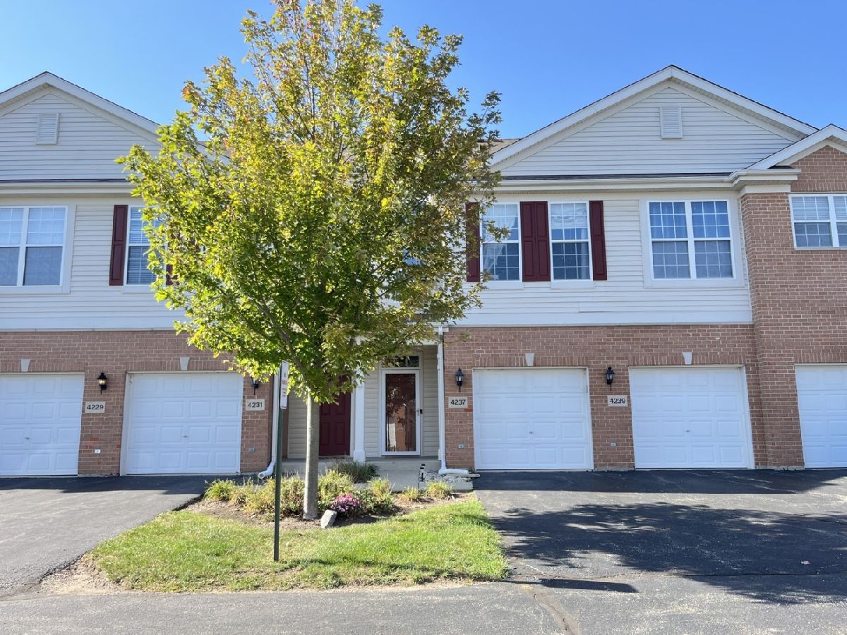  Rented Mchenry Illinois, 4237 Savoy