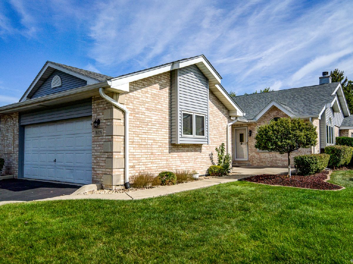 Townhomes For Sale Park Place Tinley Park Illinois, 16139 Lake Villa Avenue