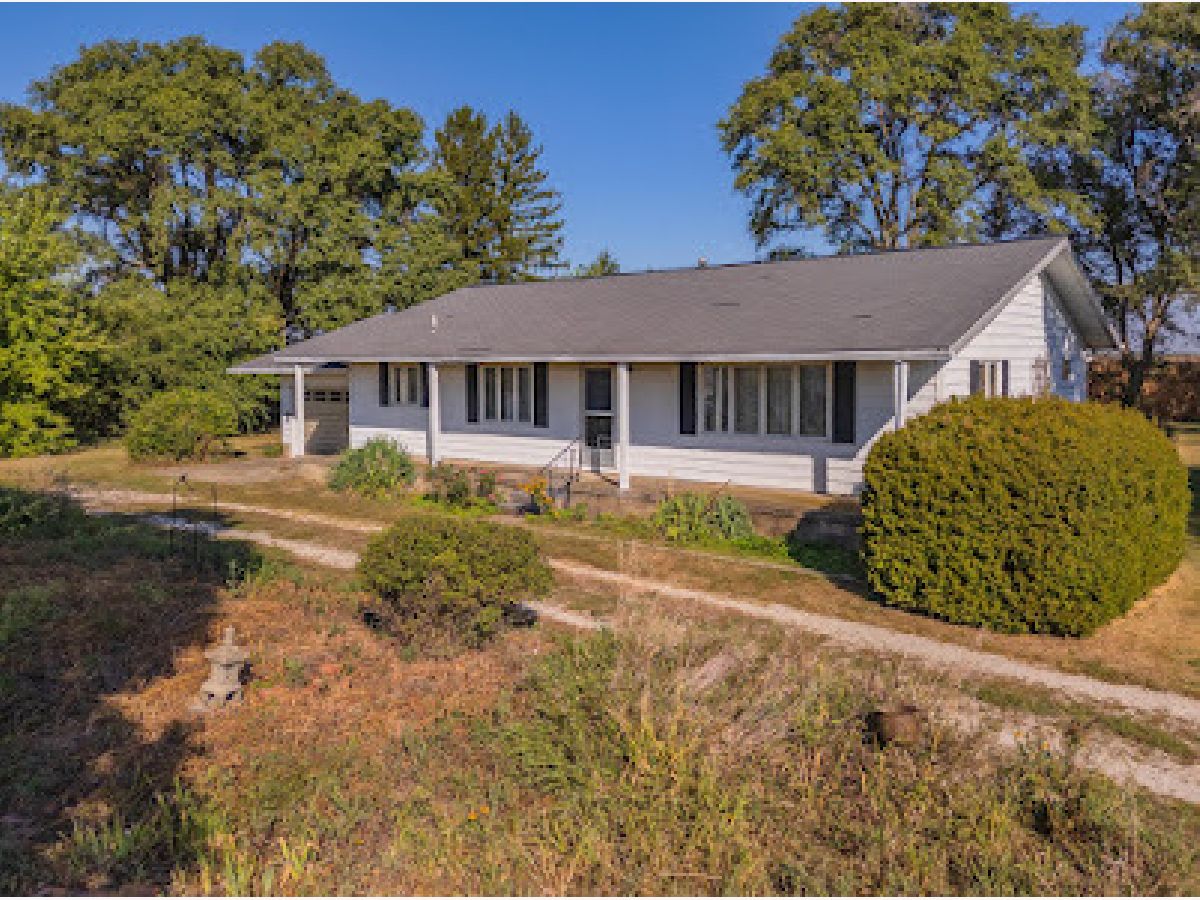  For Sale Long Point Illinois, 23641 100 East Road